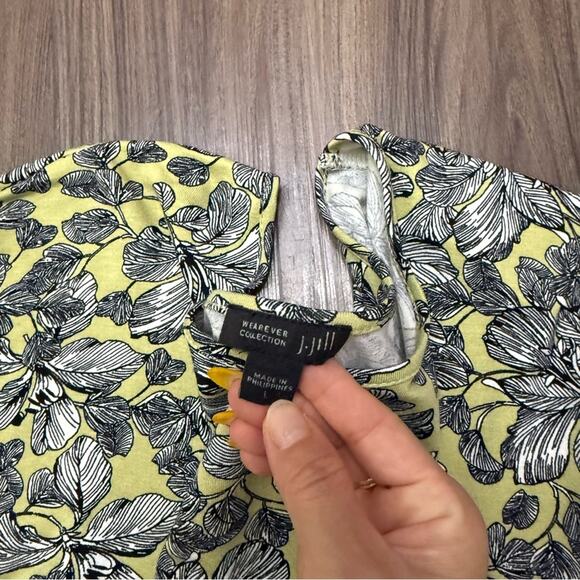 J. Jill wearable collection women sz L Green Graphic Blouse Relaxed l 3/4 sleeve - Picture 7 of 8